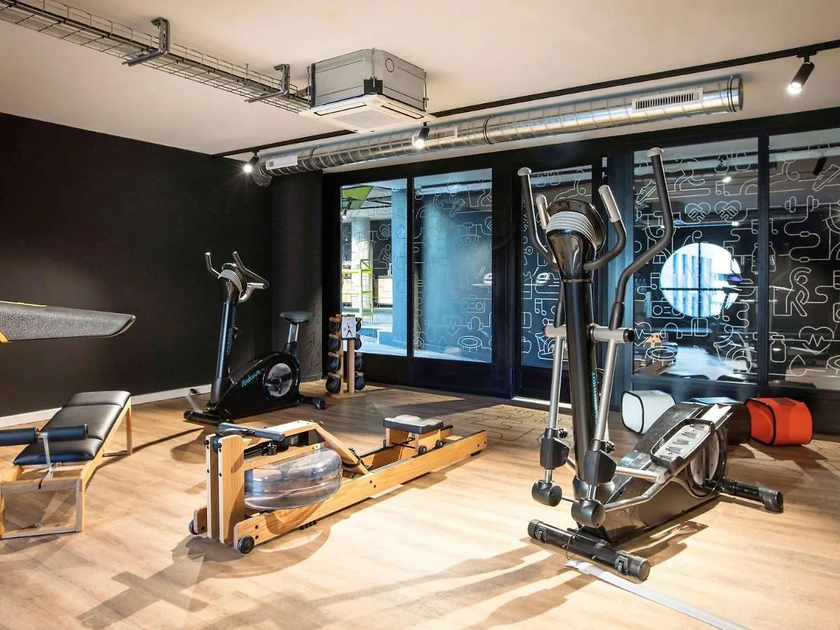 Novotel Annecy Centre 4*,